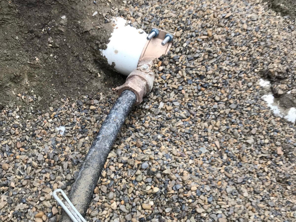 Water Dr. Hot Tap Water Line, Calgary, AB